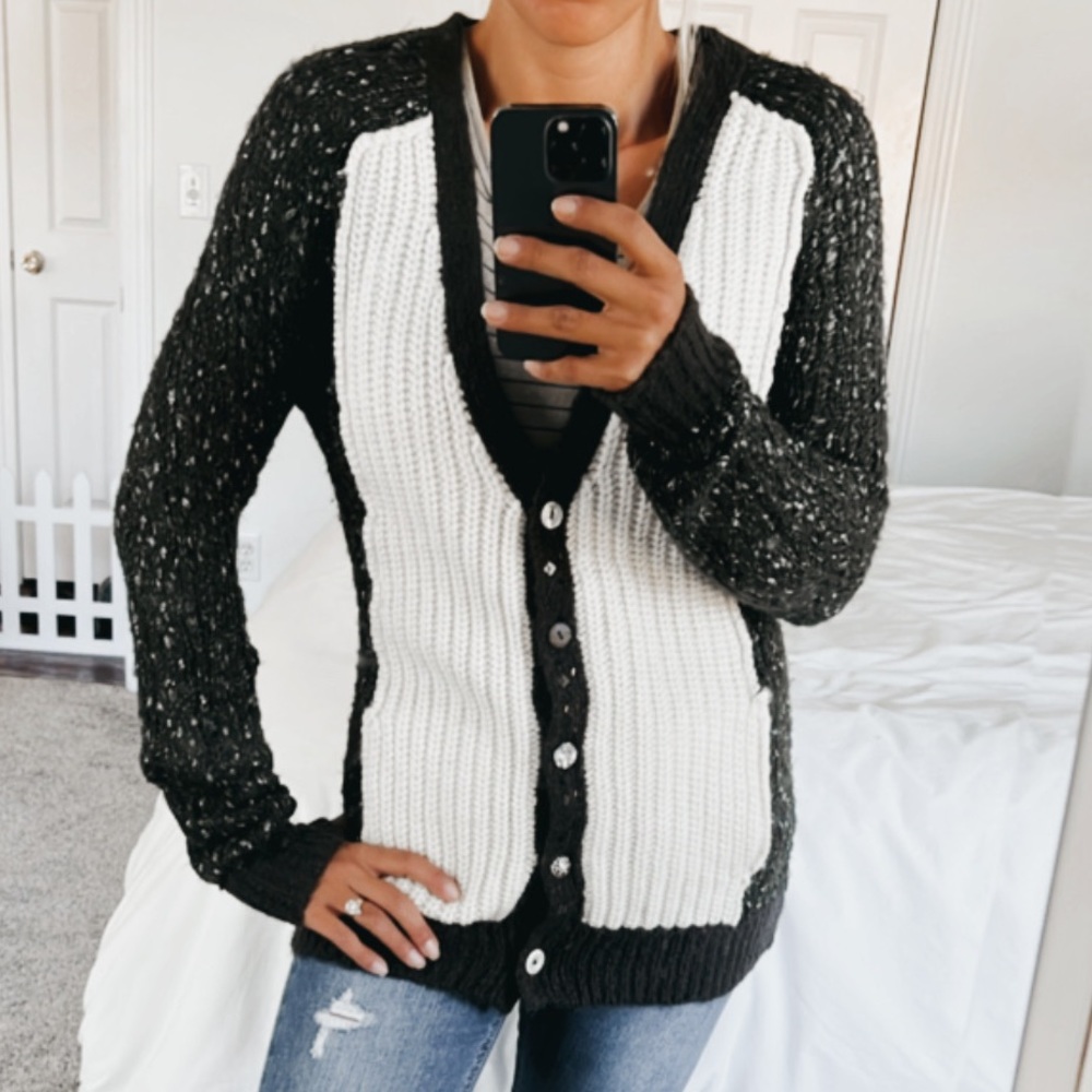 BKE Green and Beige Knit Cardigan